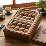 Luxurious_wooden_gift_box_packaging_containing_pre-1767671146777